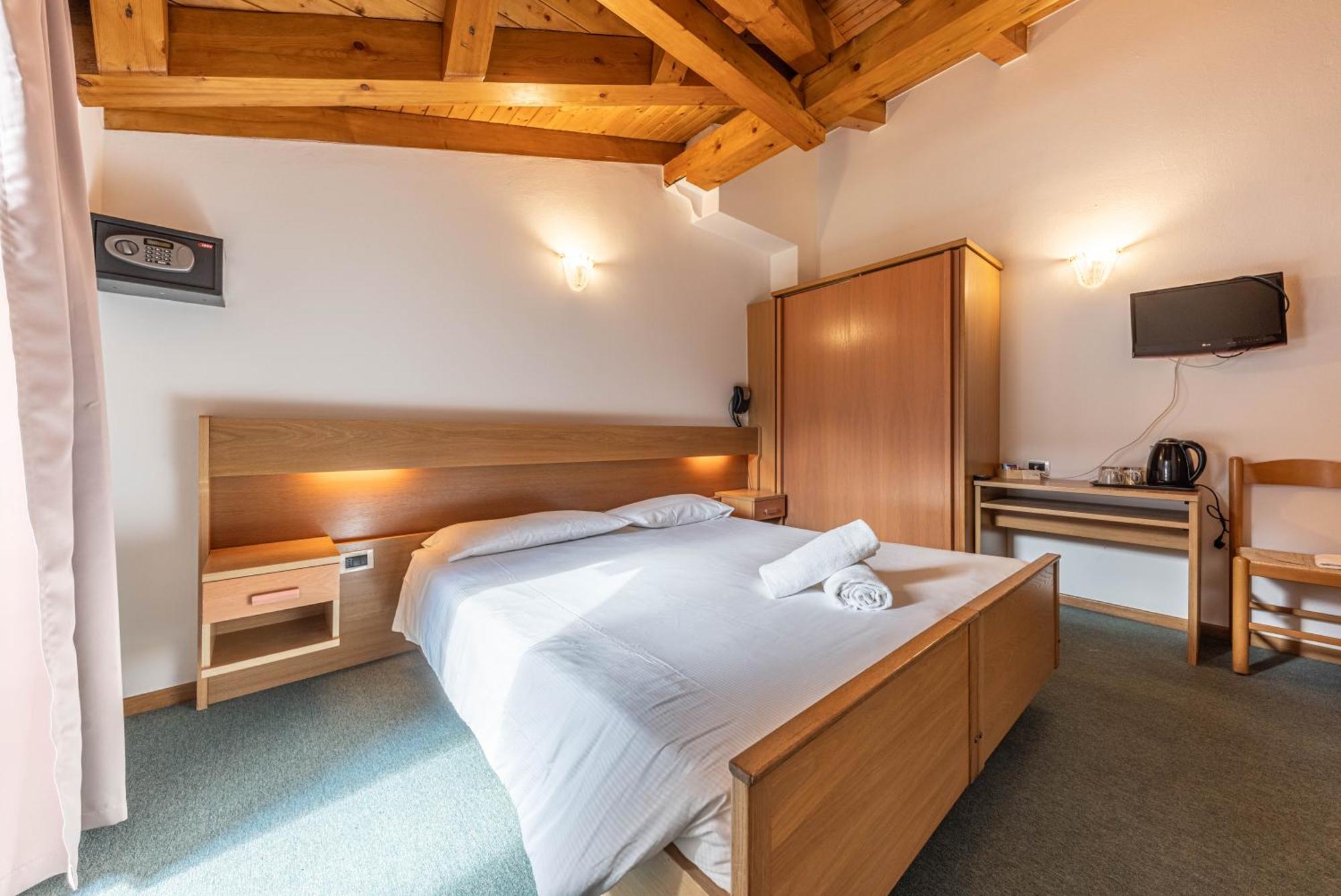 Hotel Laste' Caldes Екстер'єр фото